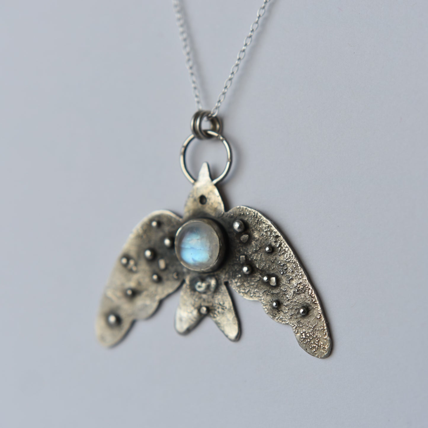 "Apus-Apus" -  Pendentif an argent avec pierre de lune