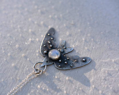 "Apus-Apus" -  Pendentif an argent avec pierre de lune