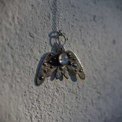 "Apus-Apus" -  Pendentif an argent avec pierre de lune